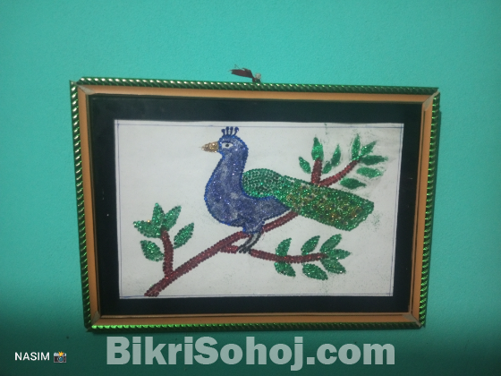 পুতি বসানো ময়ুর পাখির ওয়ালমেট